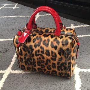 Patent leather leopard purse